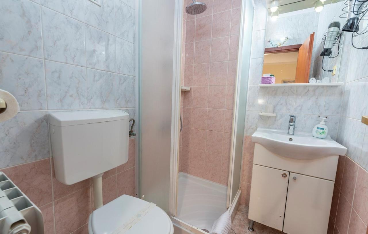 Apartments And Rooms Laura パジン エクステリア 写真