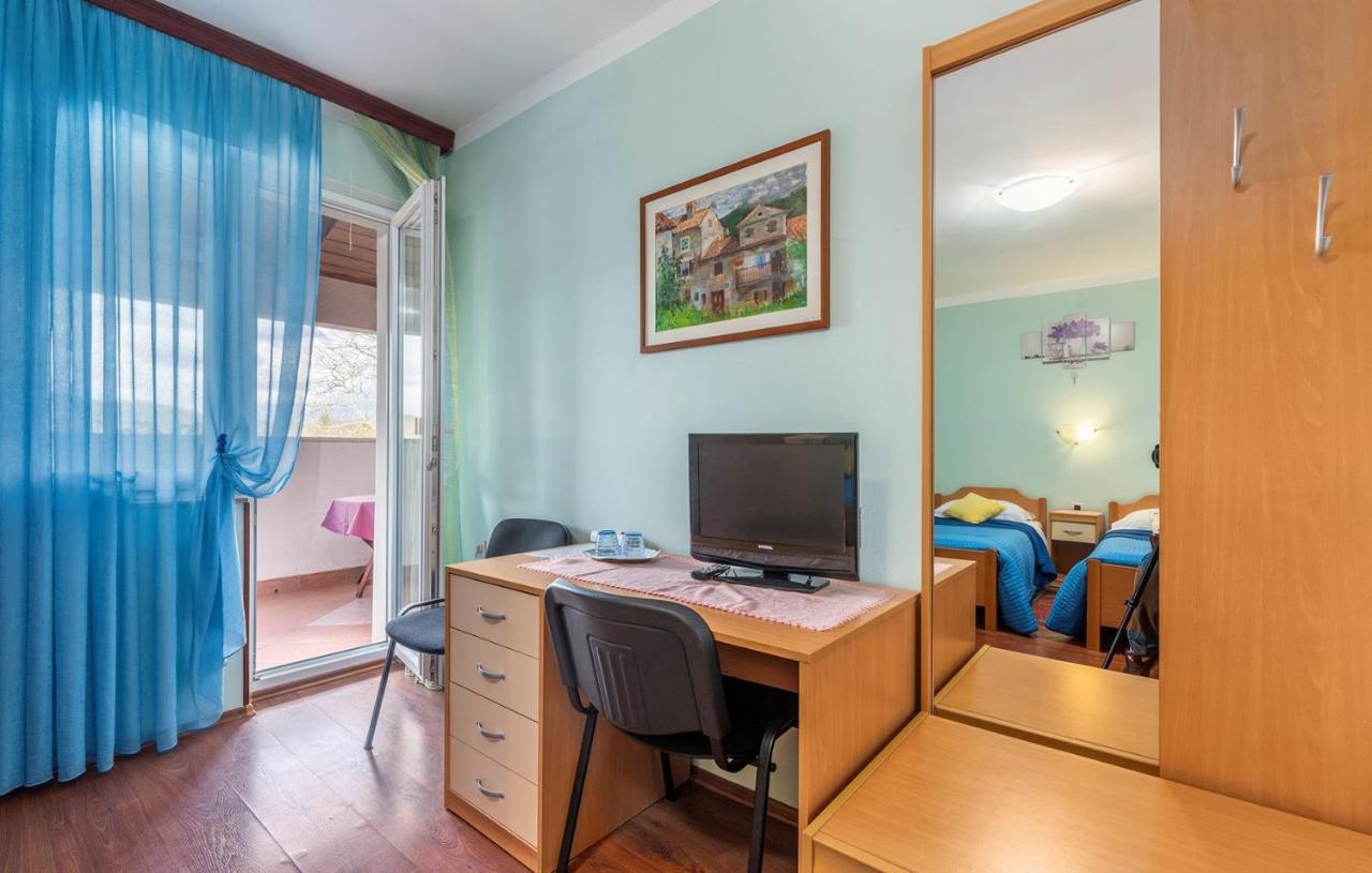 Apartments And Rooms Laura パジン エクステリア 写真