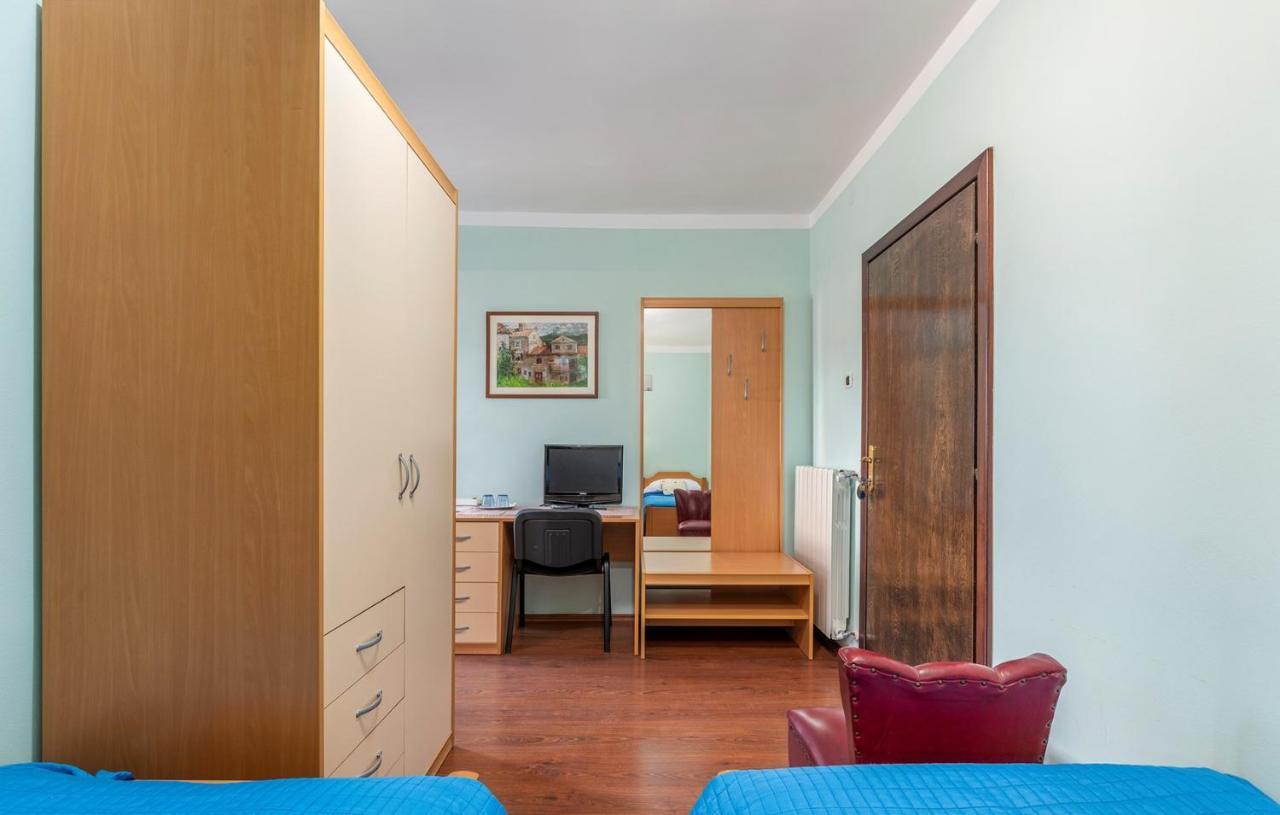 Apartments And Rooms Laura パジン エクステリア 写真